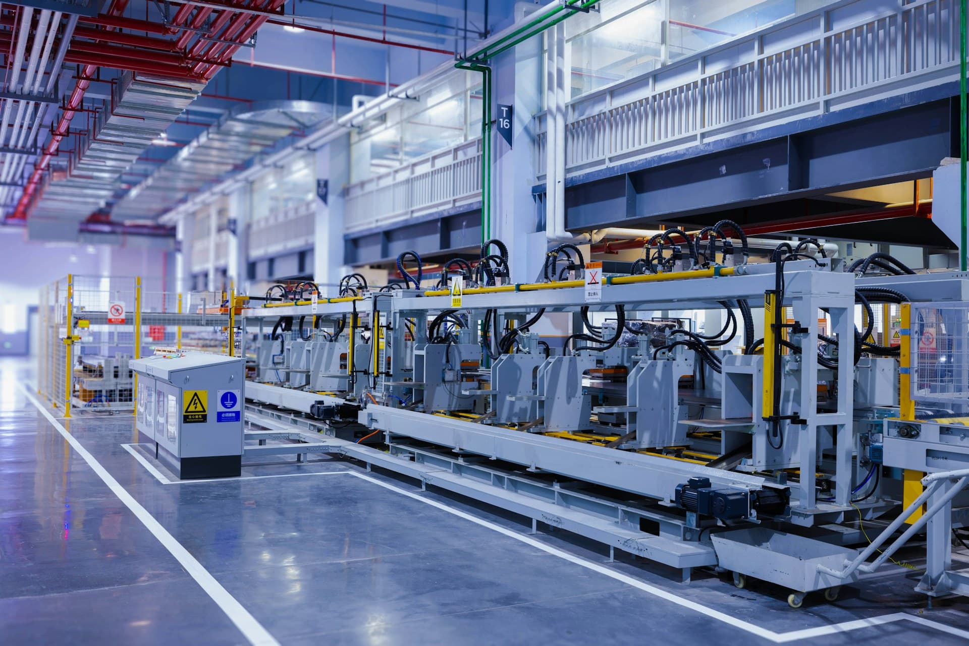 Produktionshalle eines Industriebetriebs